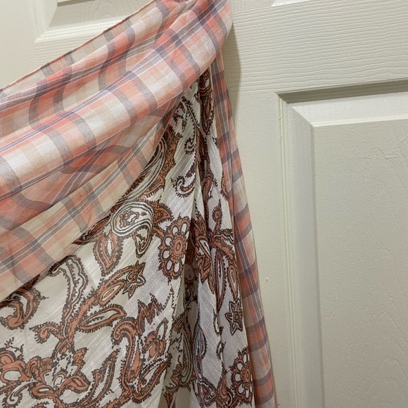💥NWOT Plaid & Paisley reversible infinity scarf - Picture 2 of 3